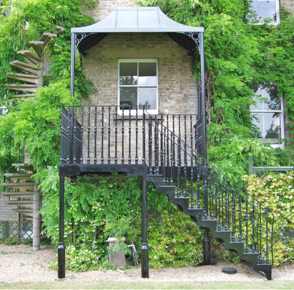canopy-staircase