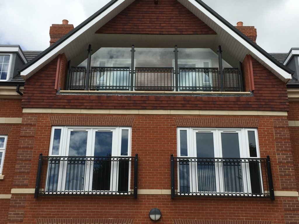 traditional-metal-balcony